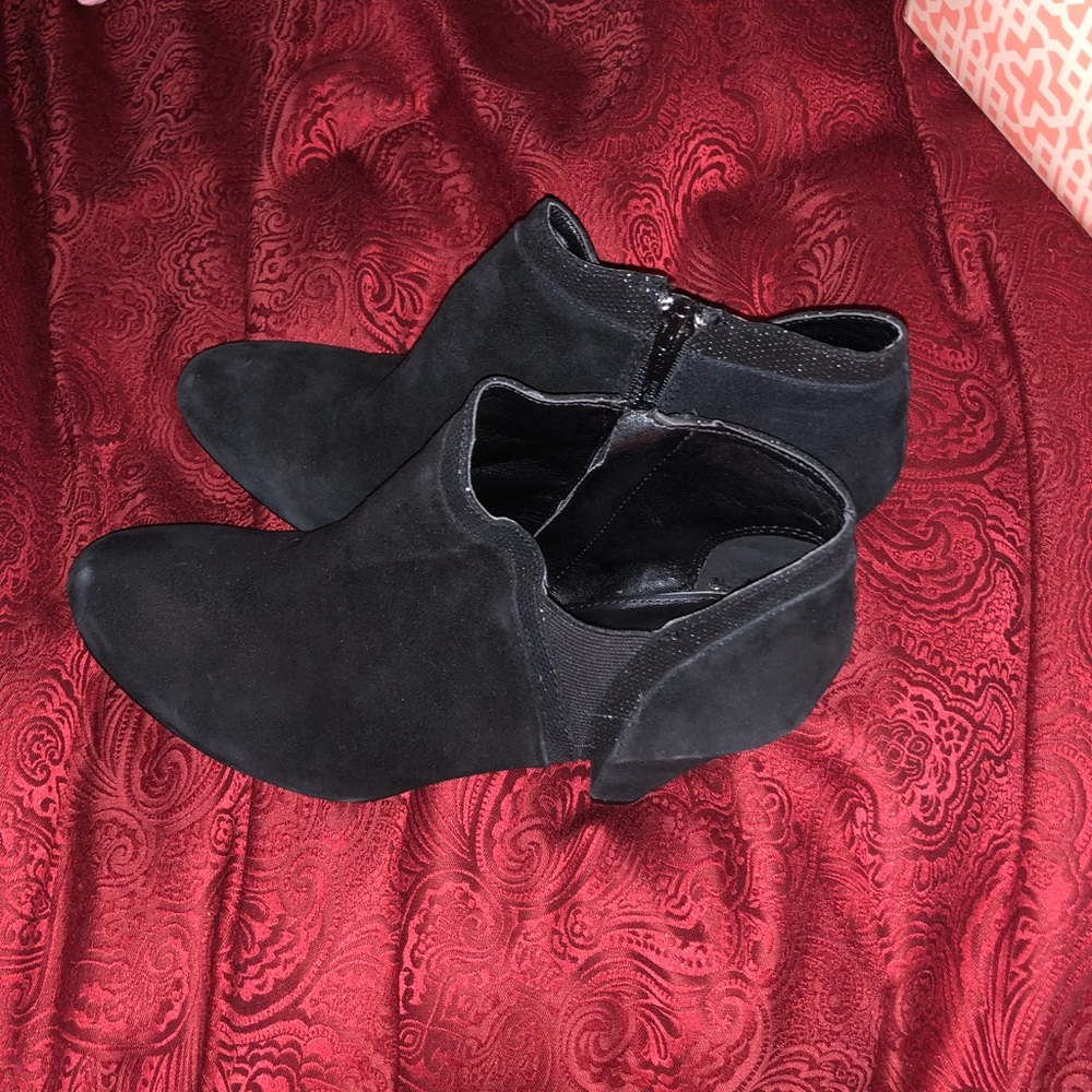 Gianni Bini booties